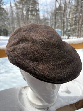 Mucros Irish Tweed Wool Flat Cap in Deep Brown with Subtle Red Check